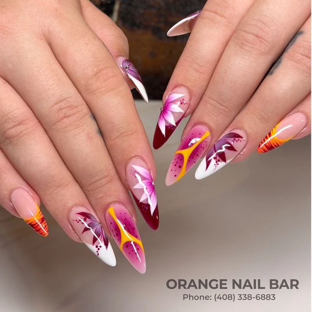 ORANGE NAIL BAR